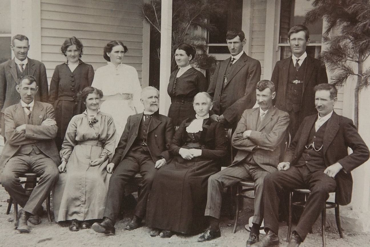 Tom (T.E.L.) Roberts, 1916 (seated, second from right)